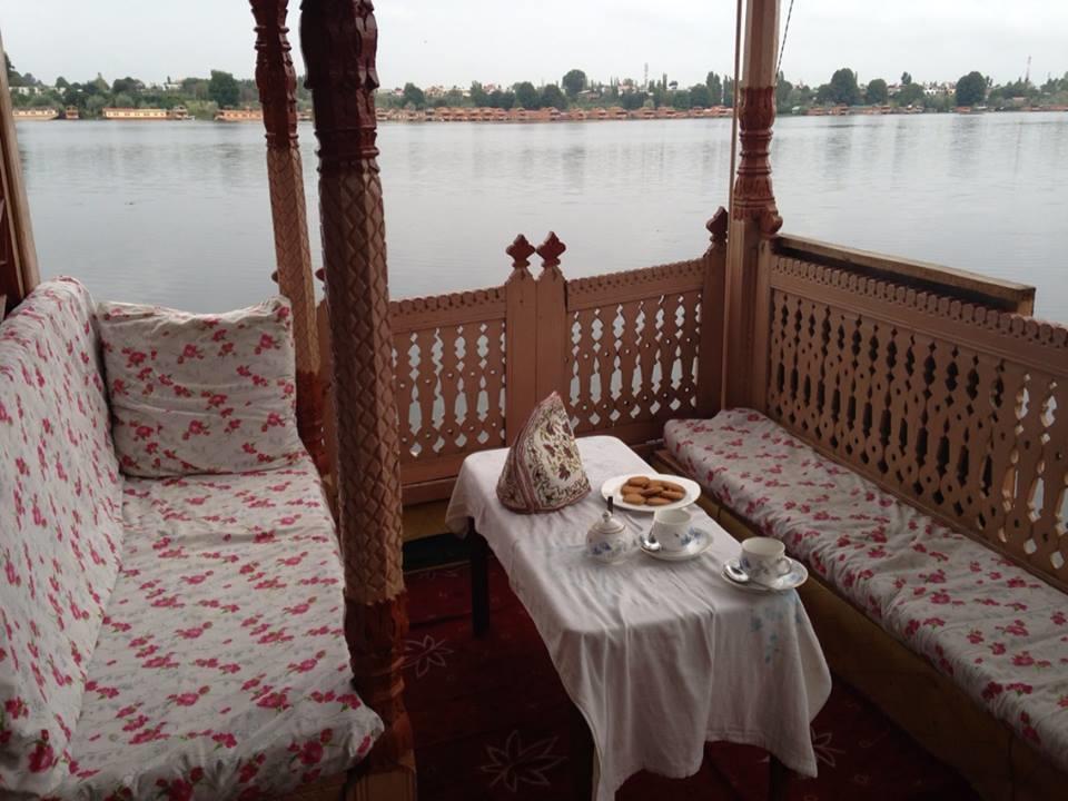 Houseboat Lily Of Nageen Srīnagar Exterior foto